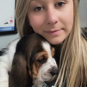 Meet your Posher, Danielle